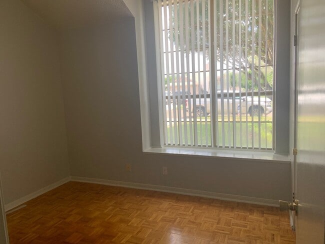 Building Photo - 2503 Marlin Dr