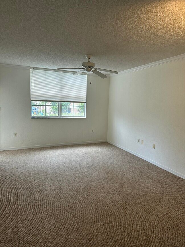 Building Photo - 1801 N Flagler Dr
