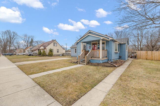 Building Photo - 3129 Prairie Ave