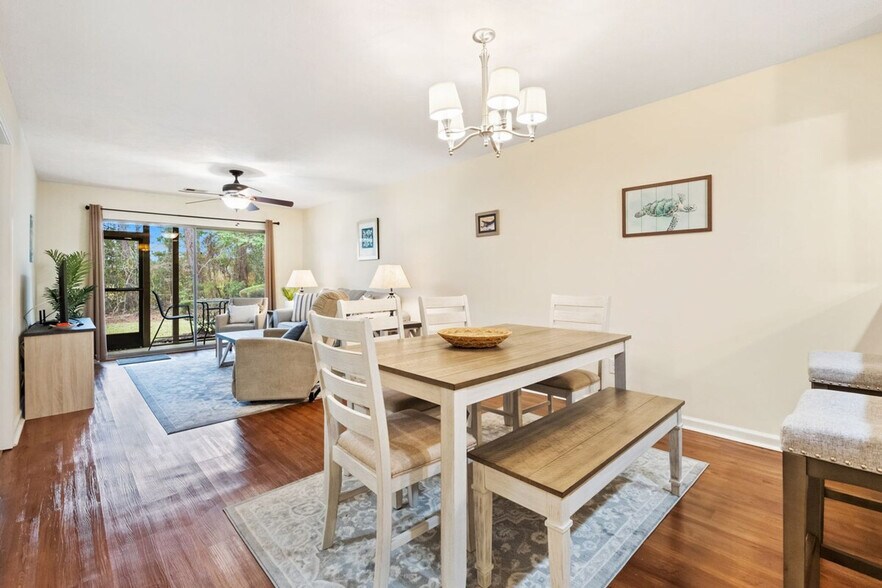 Building Photo - 390 Pinehurst Ln