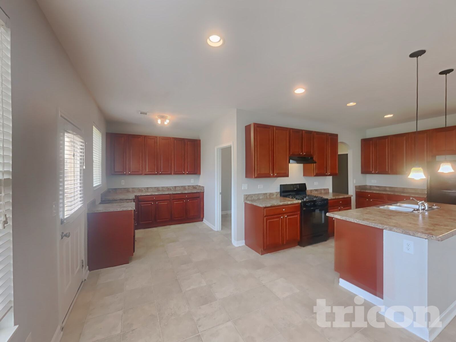 Building Photo - 5517 Village Trace