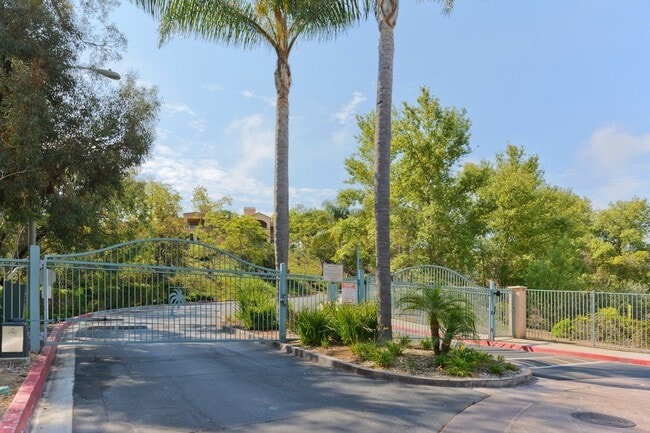 Building Photo - 3525 Cameo Dr