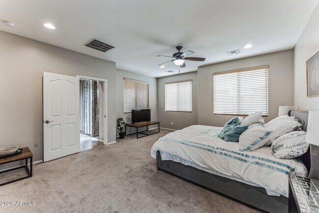 Building Photo - 7657 S Debra Dr