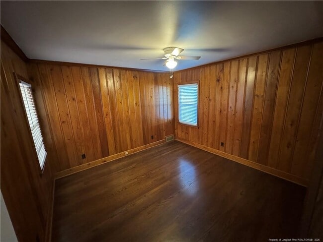 Building Photo - 521 Vista Dr