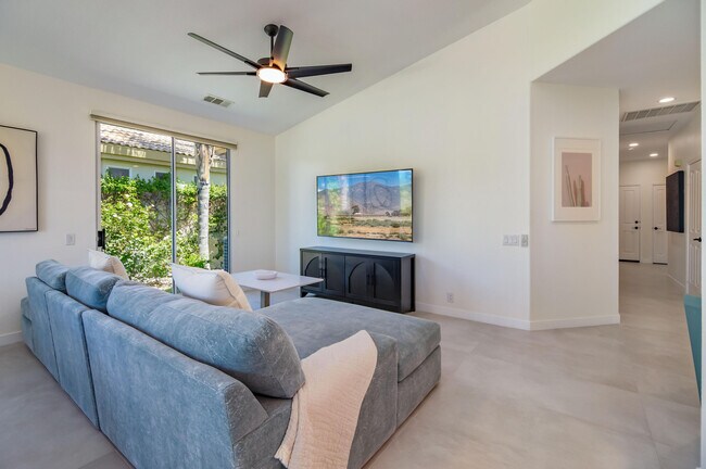 Building Photo - 67568 S Laguna Dr