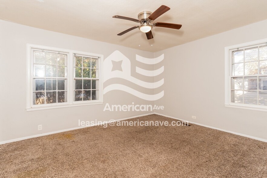 Building Photo - 406 Chamlee Dr