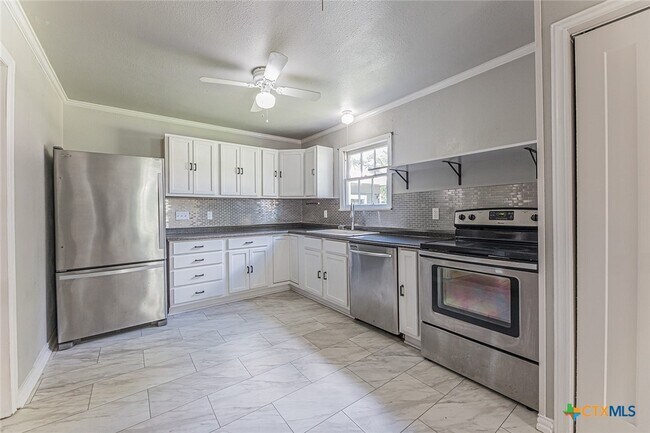 Primary Photo - 1020 N 15th St
