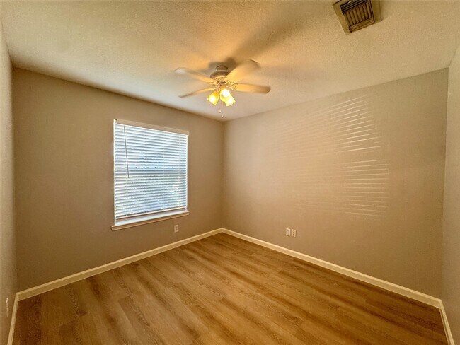 Building Photo - 18714 Desert Marigold Dr