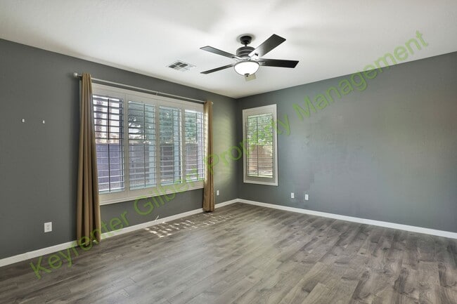 Building Photo - Spacious 4-Bedroom Home with Pool in Gilbe...