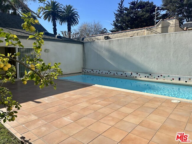 Building Photo - 4214 Lafayette Pl