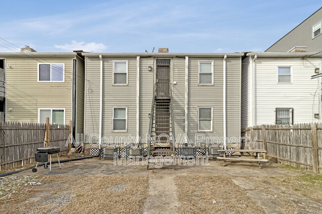 Building Photo - 1719 West Virginia Ave NE