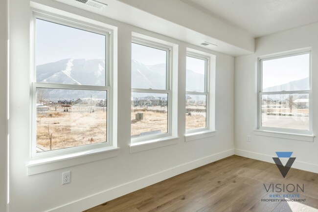 Building Photo - 726 S 1600 W