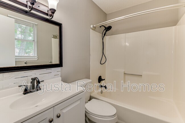 Building Photo - 2960 Glenn Hills Dr