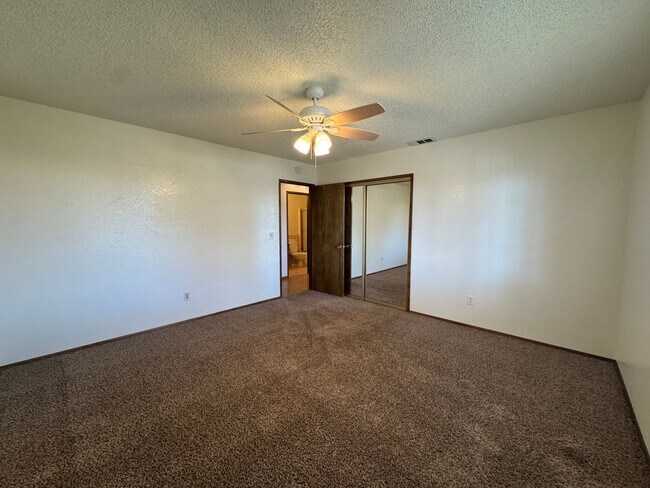 Building Photo - Spring Valley Lake Community Home