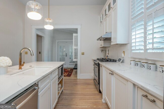 Building Photo - 242 Haralson Ave NE