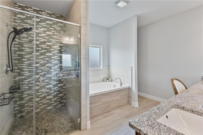 Building Photo - 7702 Dove Holw Dr