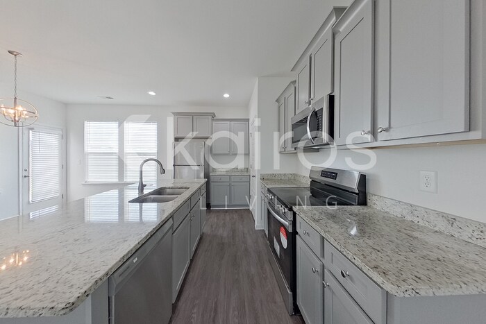Building Photo - 103 Silver Maple Ln