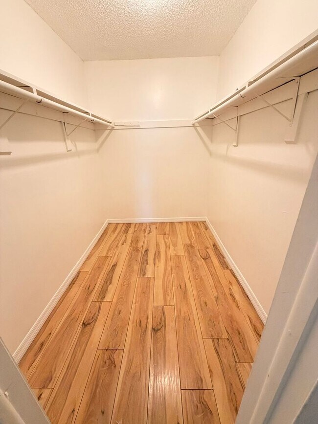 Building Photo - Two-bedroom apartment for rent in Margate