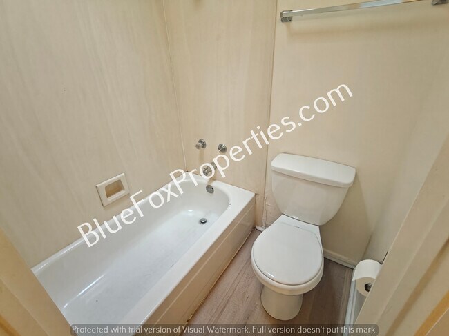 Building Photo - 254 E Pastime Rd