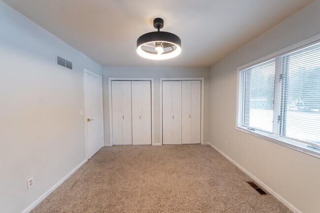 Building Photo - 46105 W Seven Mile Rd