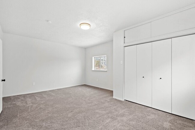 Building Photo - MOVE IN SPECIAL! SCORE HALF OFF 1ST MONTH'...