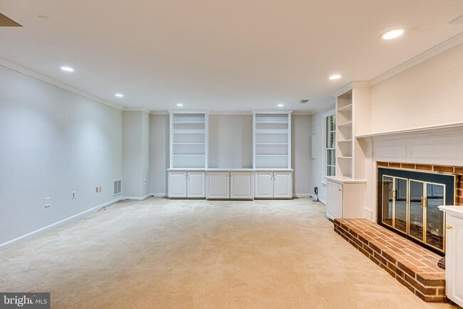 Building Photo - 6867 Williamsburg Pond Ct