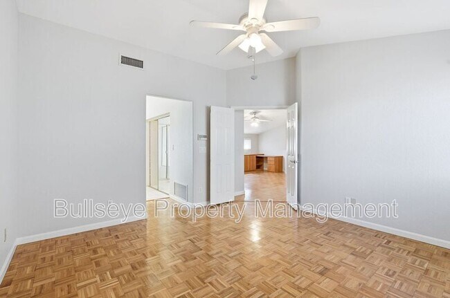 Building Photo - 4566 W Shannon St