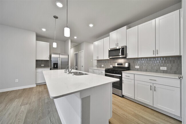 Building Photo - 6609 Lahna Oak Dr