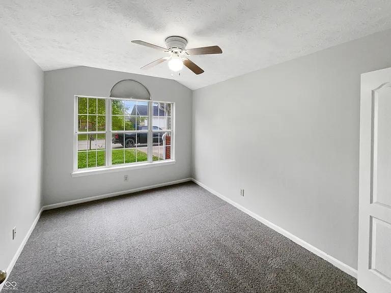 Building Photo - 930 Eagle Brook Dr