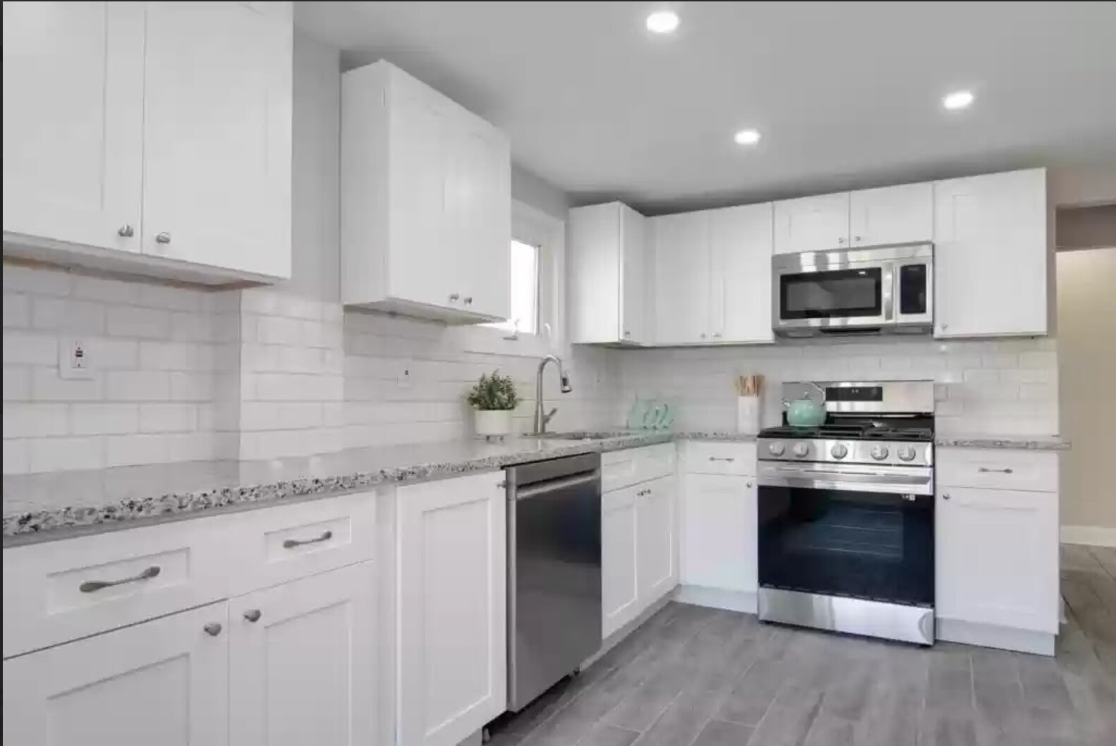 Building Photo - 14744 Athens Ave