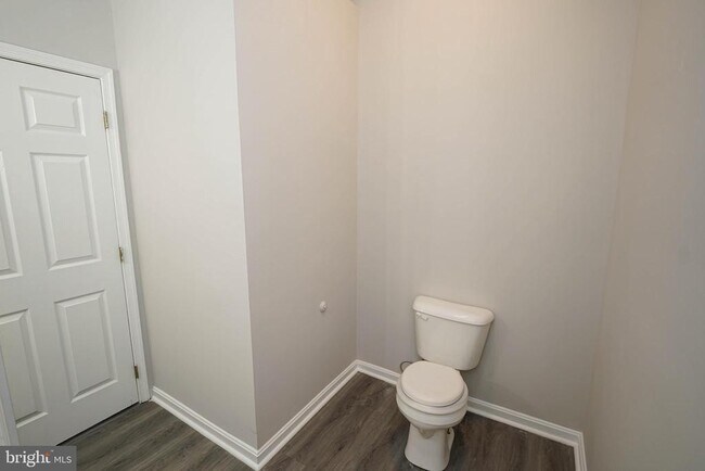 Building Photo - 28975 Aleine Ave