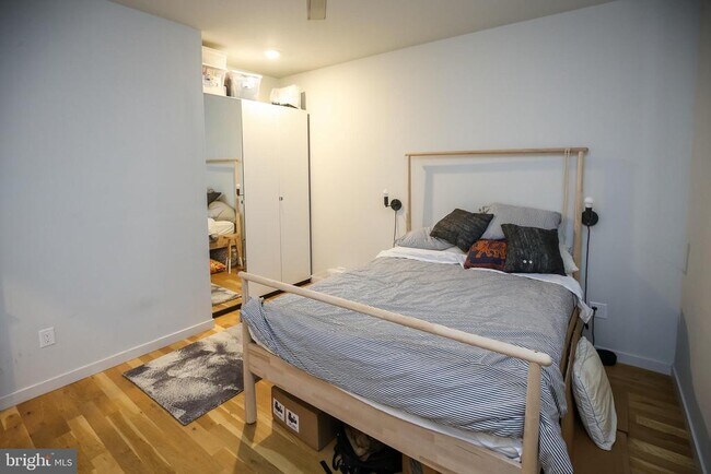 Building Photo - 2324 Memphis St