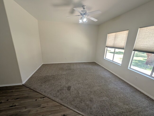 Building Photo - 3 Bedroom Townhome at Townes at Southpark ...