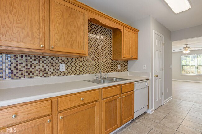 Building Photo - 200 Stonehaven Cir