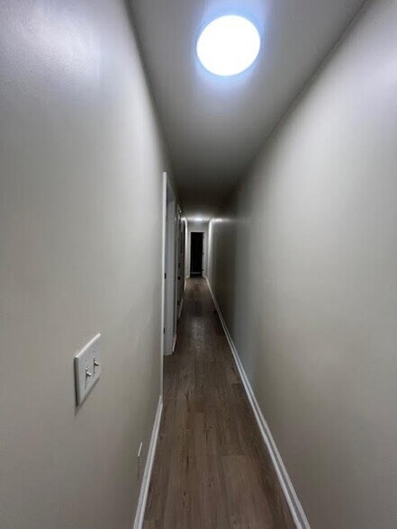 Building Photo - 506 N Line St