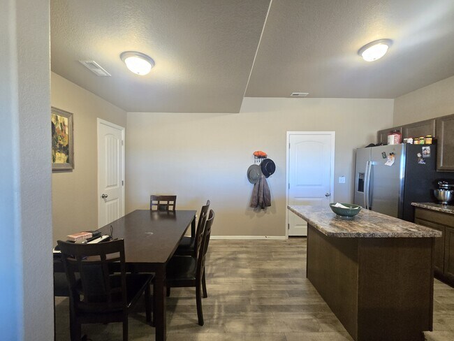 Building Photo - 7662 Spruce Pne Grv