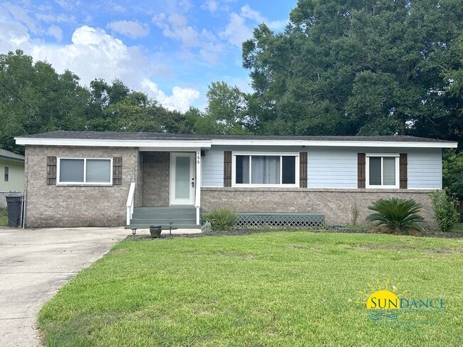 Building Photo - Beautiful 3 Bedroom Home in Fort Walton Beach!