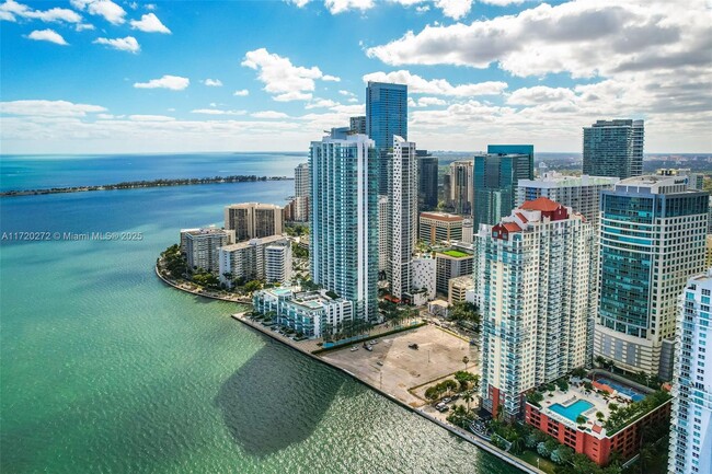 Building Photo - 1155 Brickell Bay Dr