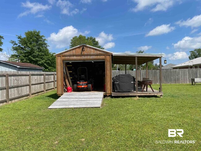 Building Photo - 105 Northgate Dr W