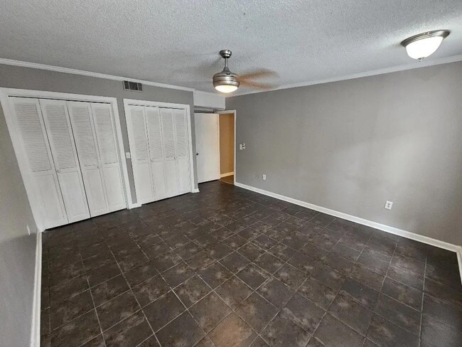 Building Photo - 215 Wendwood Dr