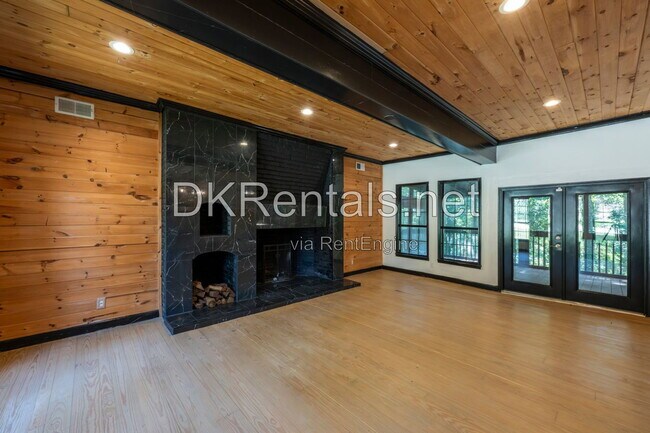 Building Photo - 2133 Cooper Way