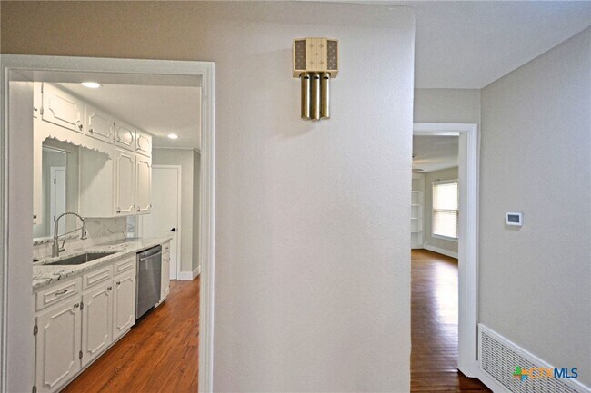 Building Photo - 671 W Merriweather St