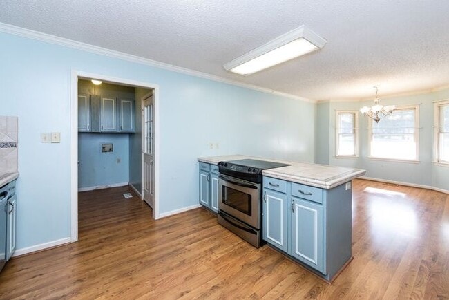 Building Photo - 3BD/1BA Home in Hickory