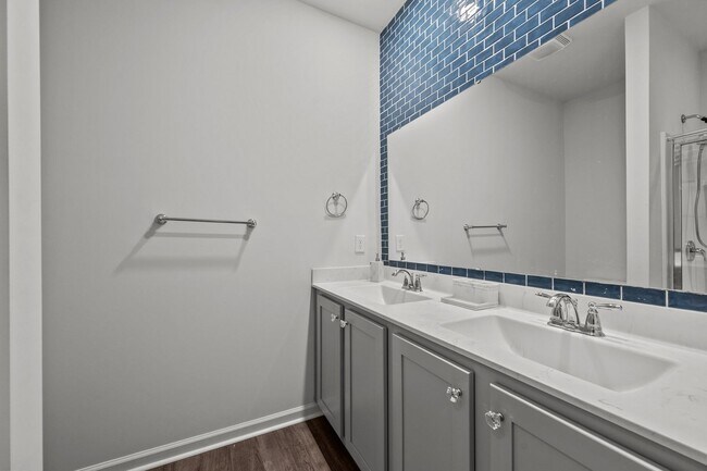 Building Photo - Home in Surf City