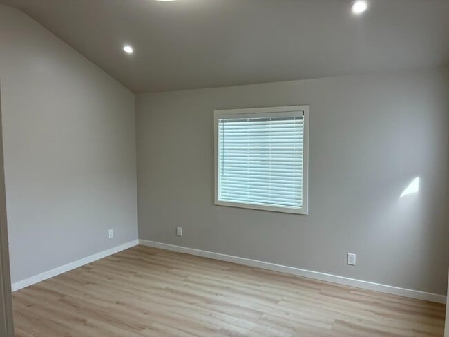 Building Photo - 202 Rockwood Dr