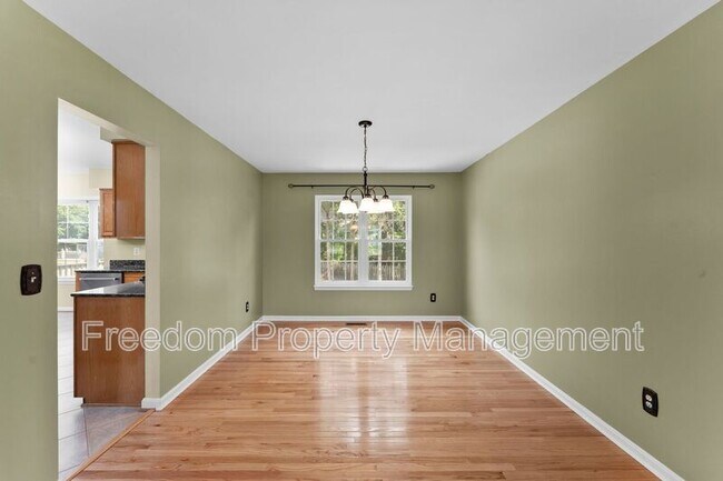 Building Photo - 9140 Worthington Dr