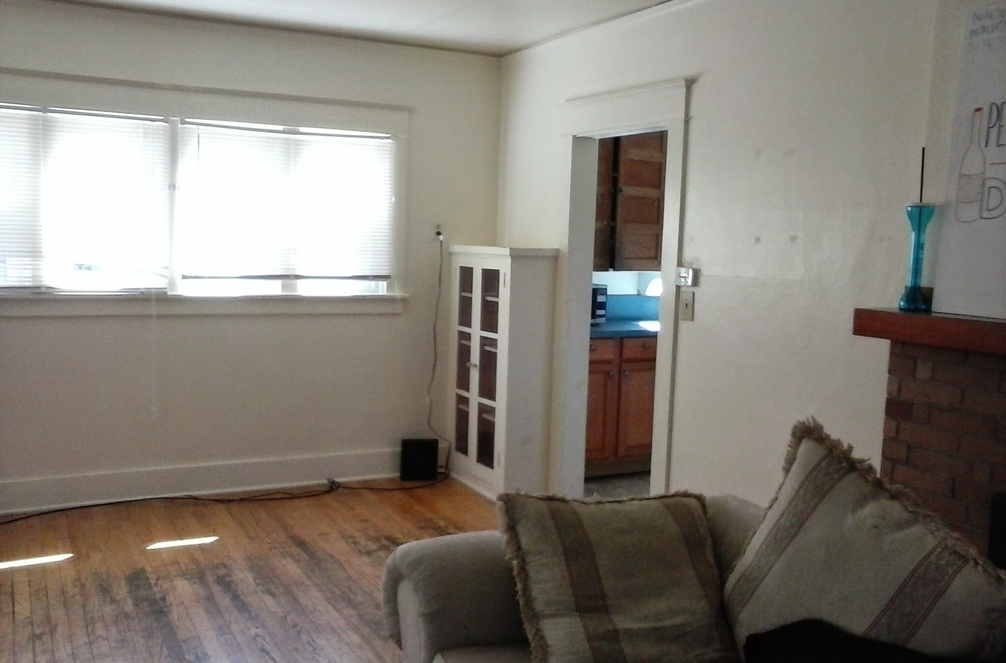 Living room area adjacent to kitchen - 308 NW Kings Blvd