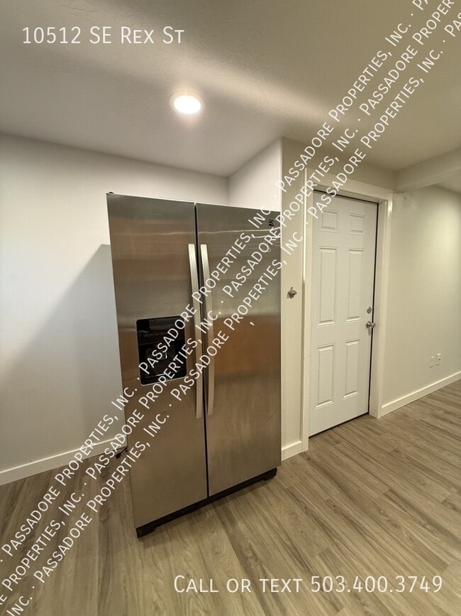 Building Photo - 10512 SE Rex St