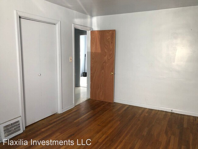 Building Photo - 2 br, 1.5 bath House - 4352 Ingleside