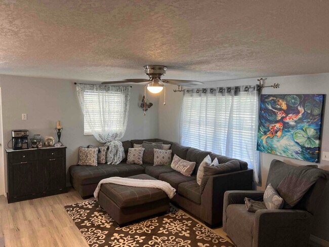 Building Photo - 3823 42nd St